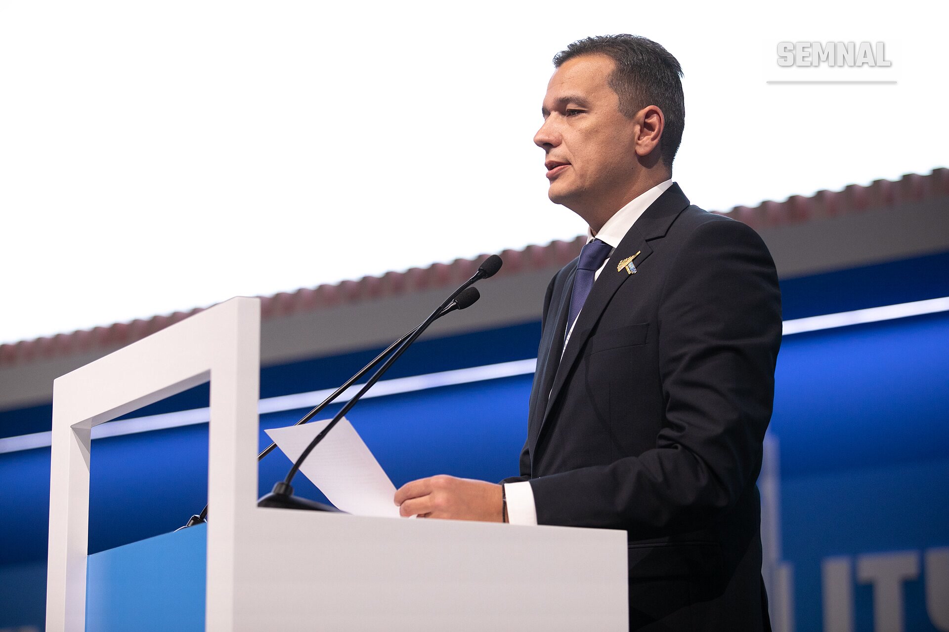 CCR decide azi pe OUG SAFE, în ziua votului pentru Mureșan