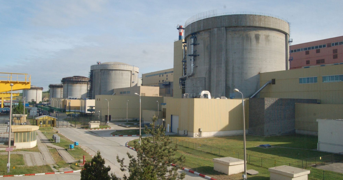 Reactoarele centralei nucleare de la Cernavodă, fotografiate din exterior