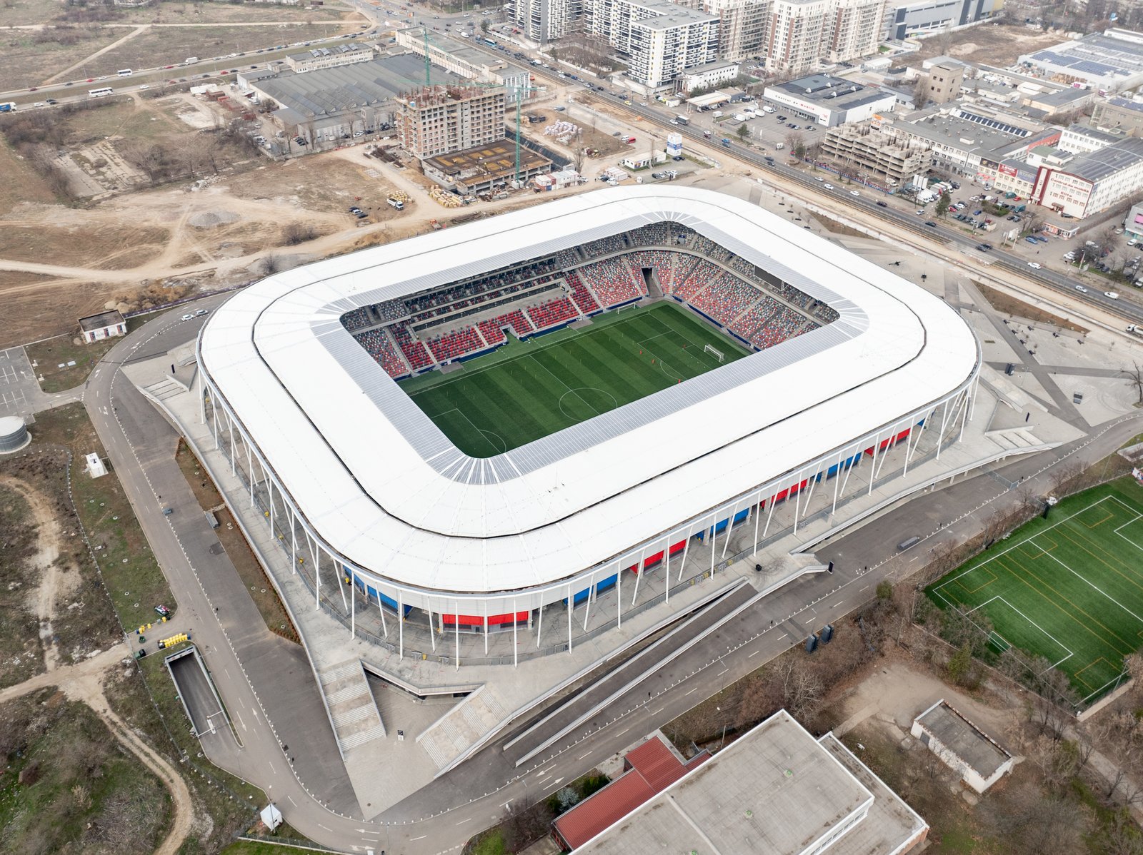Stadionul Steaua din Ghencea, București, văzut din exterior