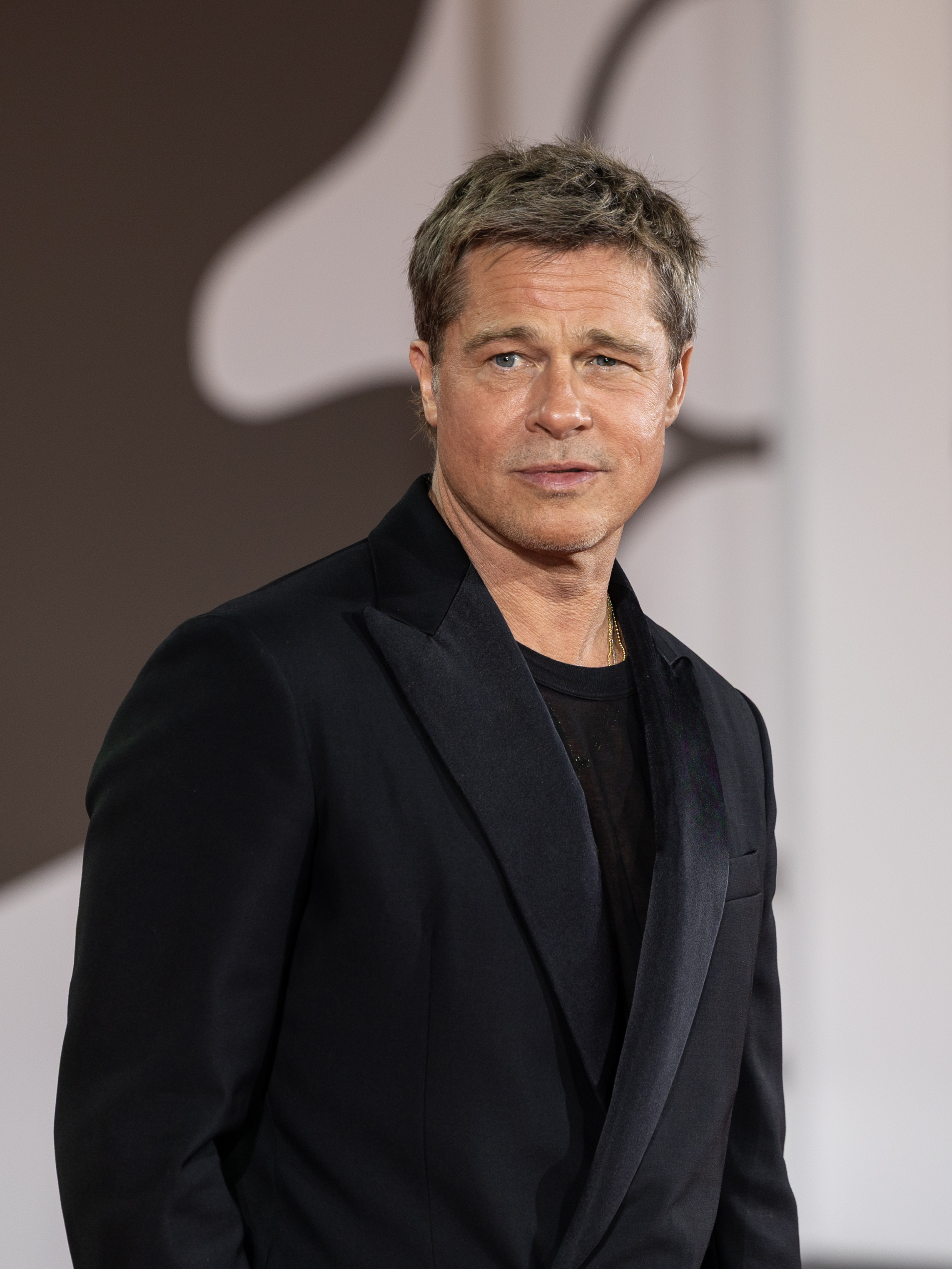 Actorul Brad Pitt pe covorul roșu la Festivalul de Film de la Veneția, în 2024