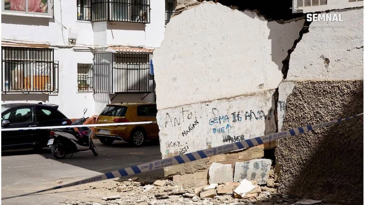 Perete crăpat al unei clădiri din Granada, după una dintre mișcările seismice din ultimele zile