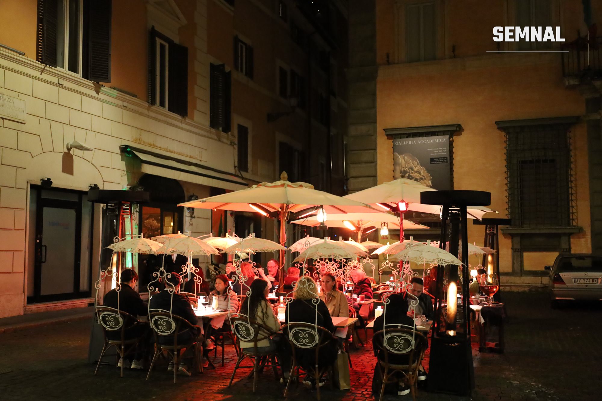 Terasă de restaurant în Italia, imagine ilustrativă