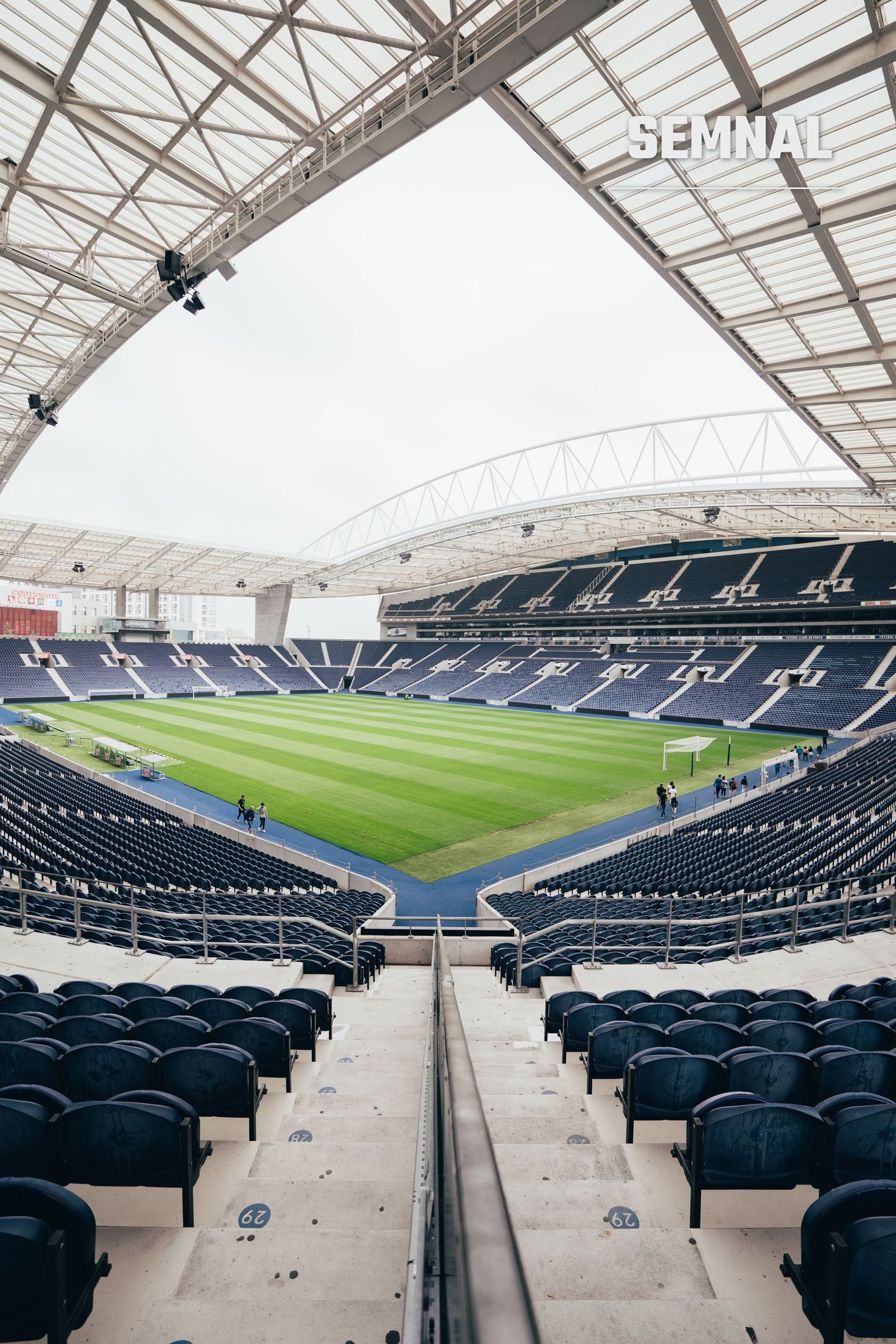 Stadion de fotbal, imagine ilustrativă
