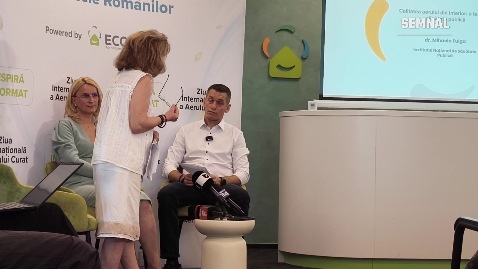 Dr. Mihaela Fulga, medic igienist, din partea Institutului Național de Sănătate Publică, la prezentarea studiului