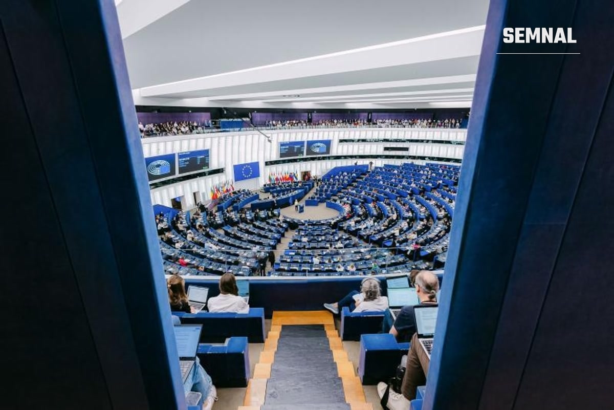 Vedere generală a hemiciclului Parlamentului European de la Strasbourg în timpul discursului privind starea Uniunii 2026