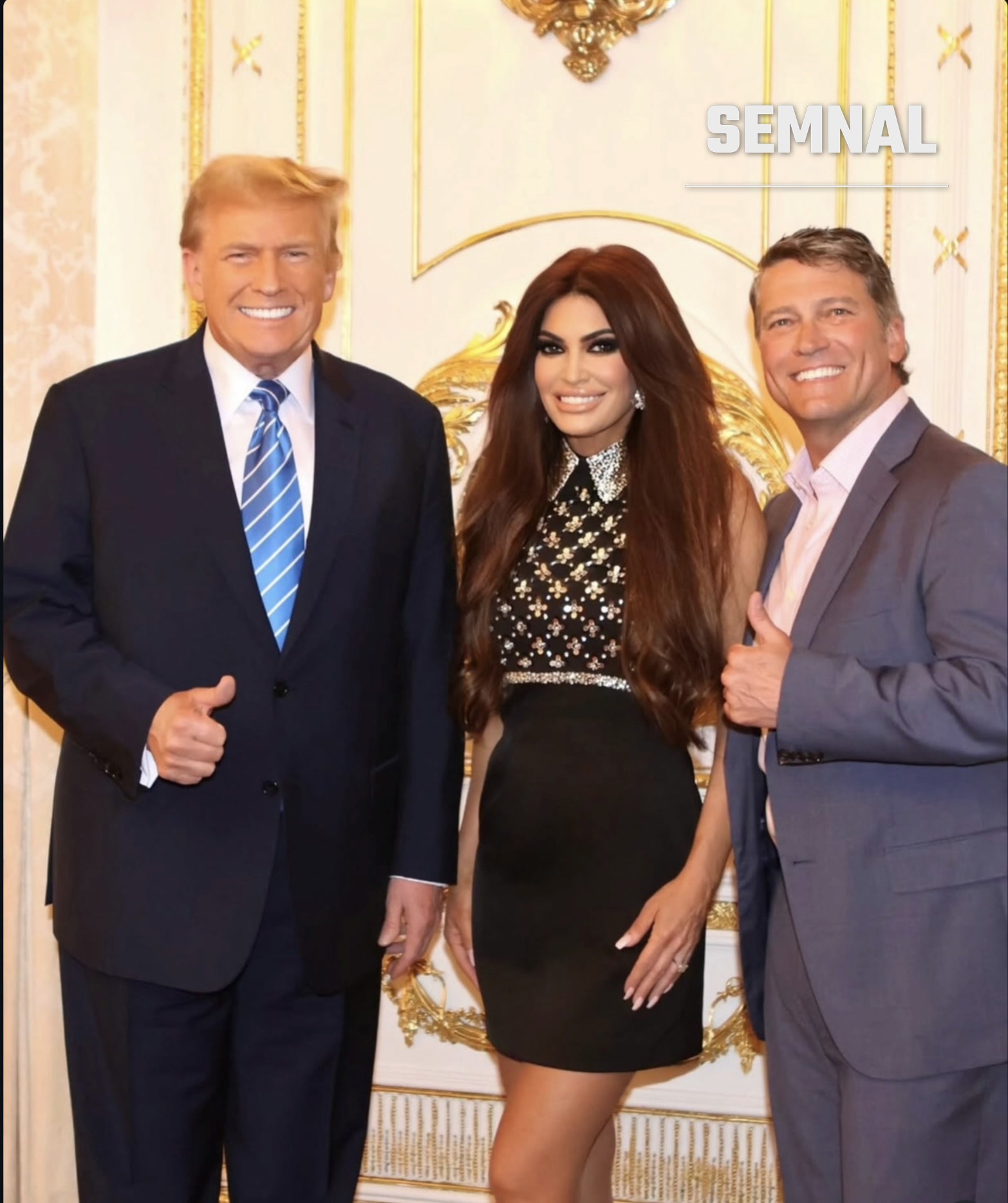 Președintele Donald Trump și Kimberly Guilfoyle, alături de un alt invitat, la o recepție