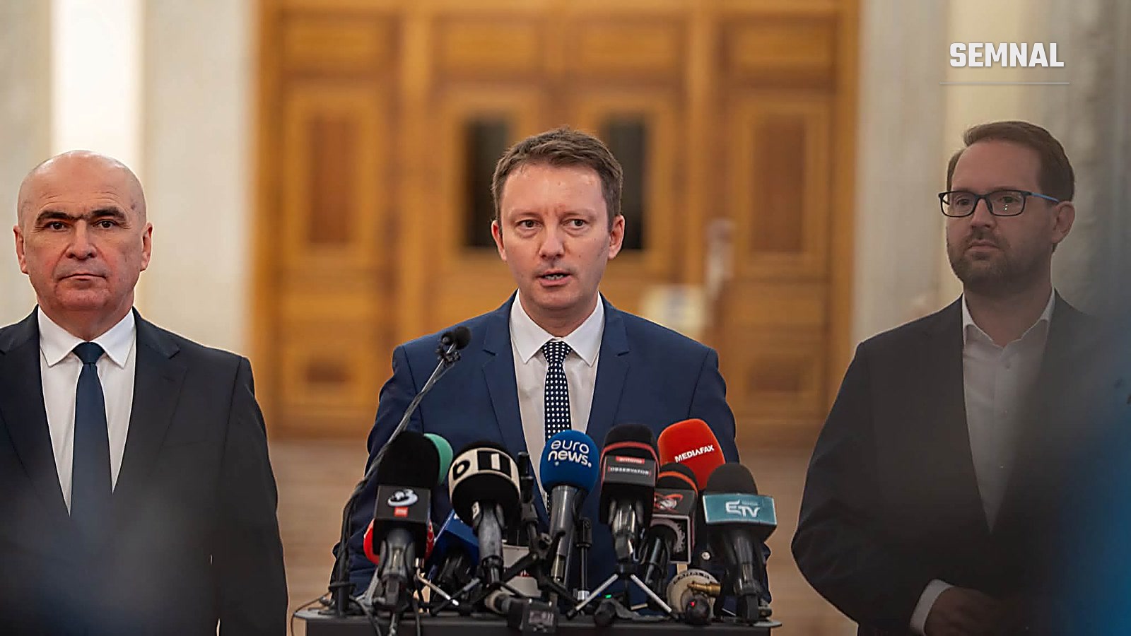 Siegfried Mureșan, la o conferință de presă, alături de lideri ai coaliției (Foto: Siegfried Mureșan)