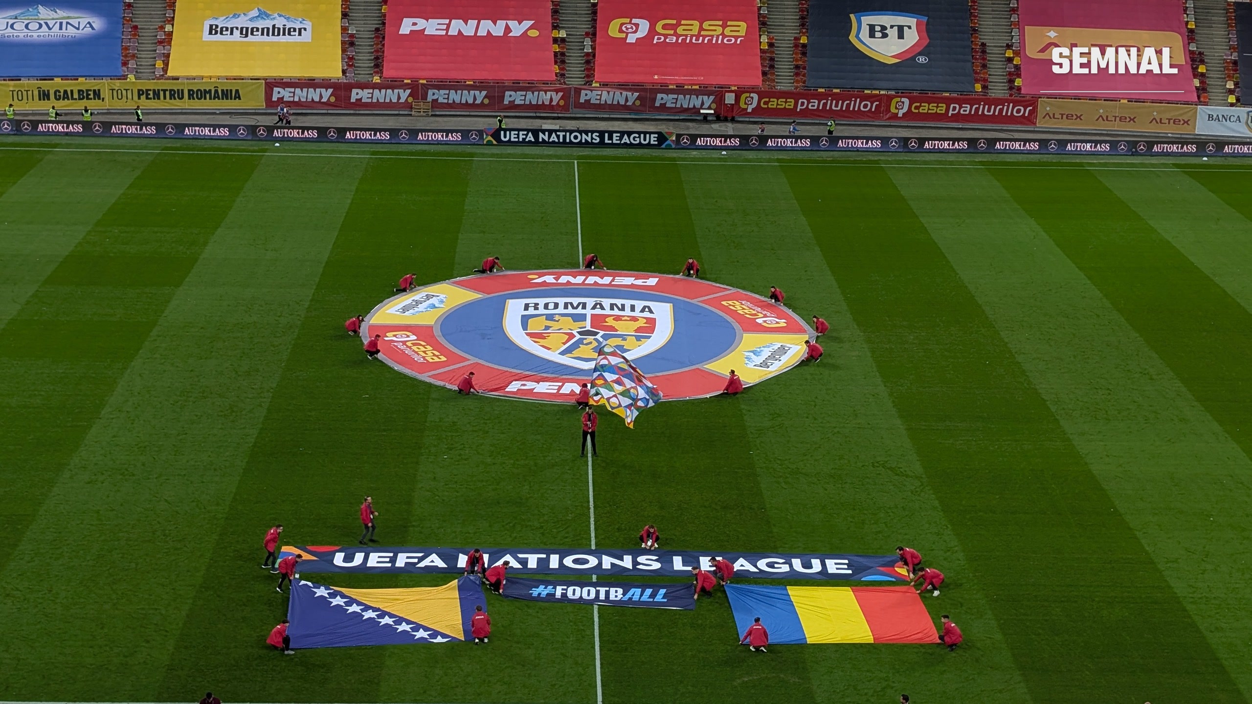 Ceremonia de dinaintea meciului, pe Arena Națională fără spectatori. Fotografie realizată de Lucian Dinu