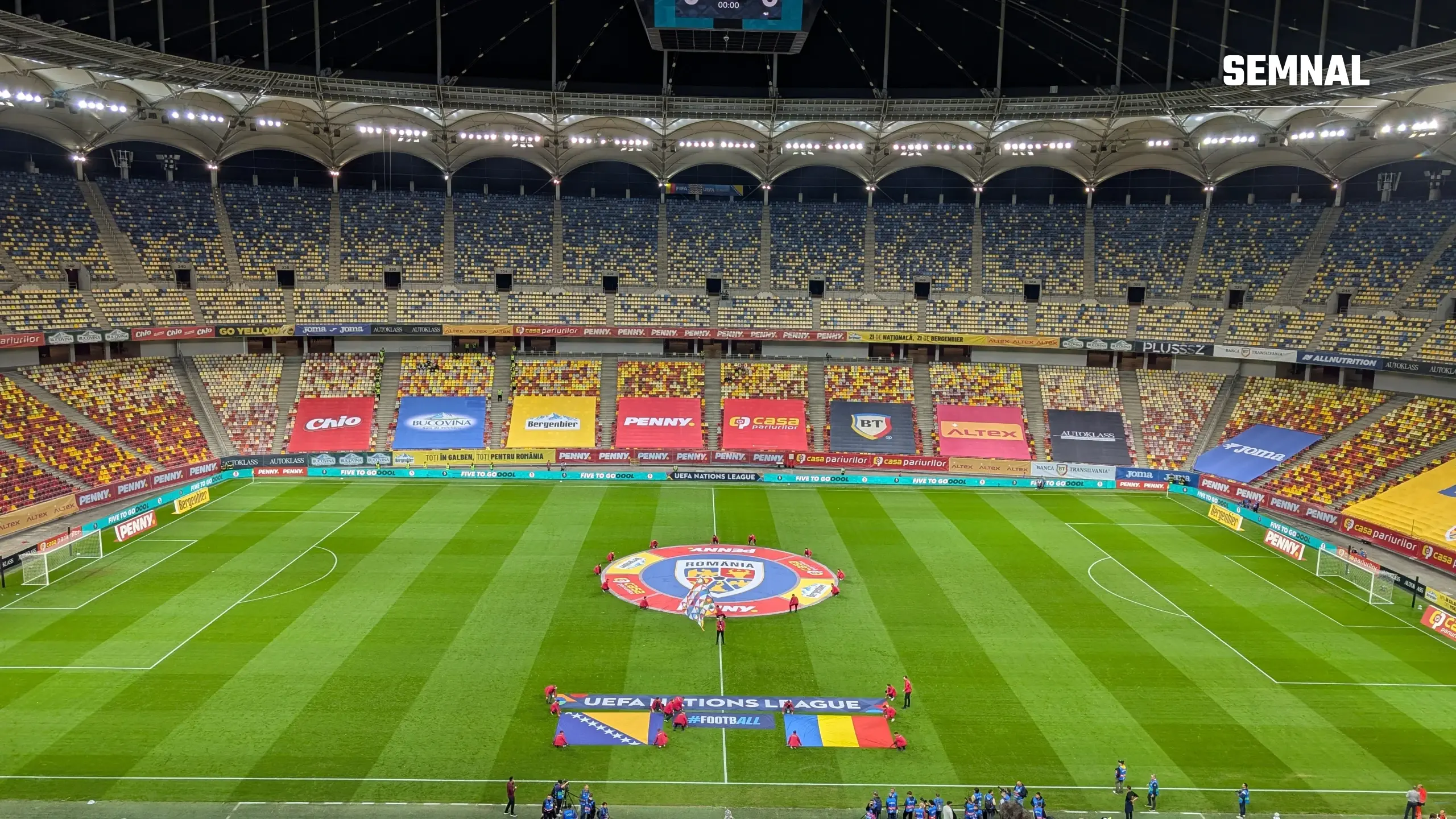 Arena Națională goală, cu câteva minute înainte de începerea partidei. Fotografie realizată de Lucian Dinu