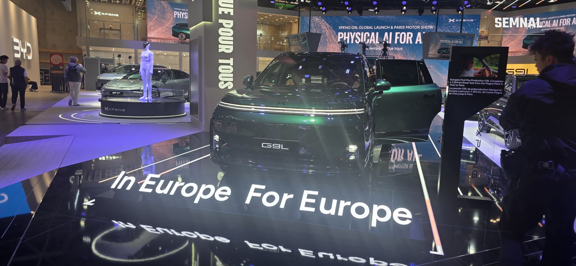 XPeng G9L pe standul mărcii, sub mesajul In Europe For Europe