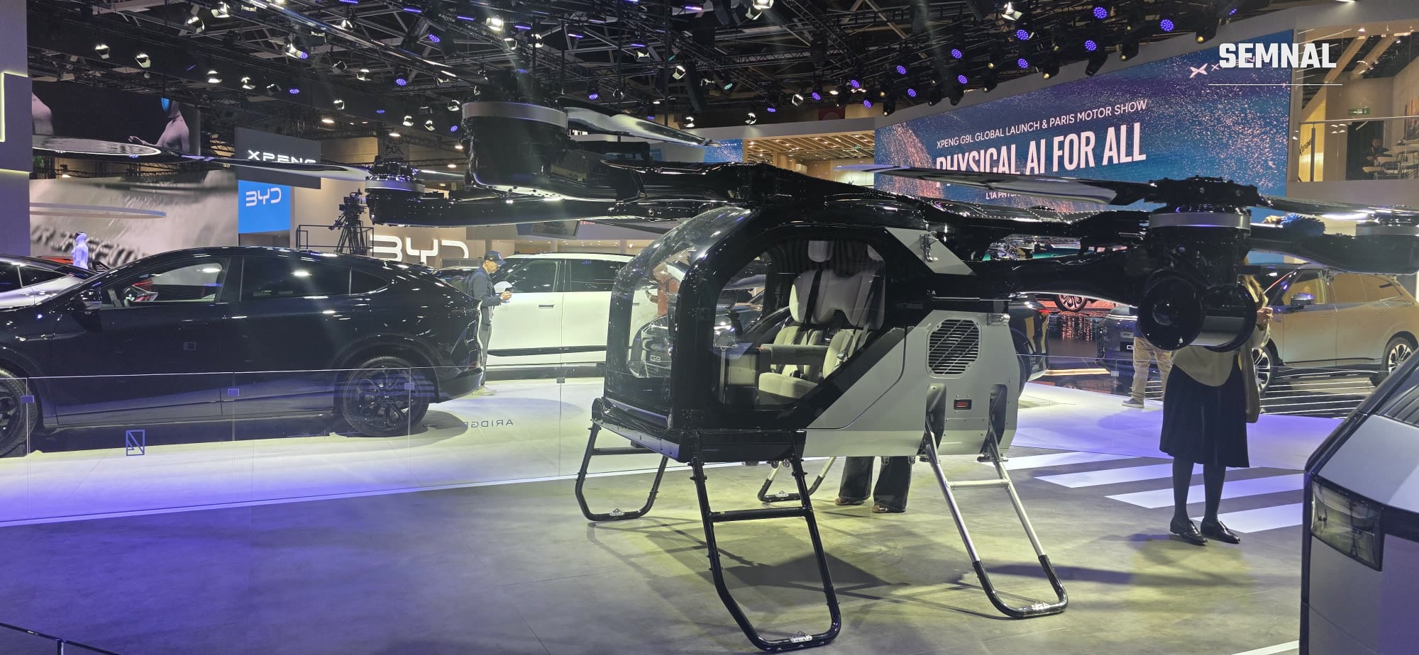 Aeronava electrică Aridge expusă pe standul XPeng