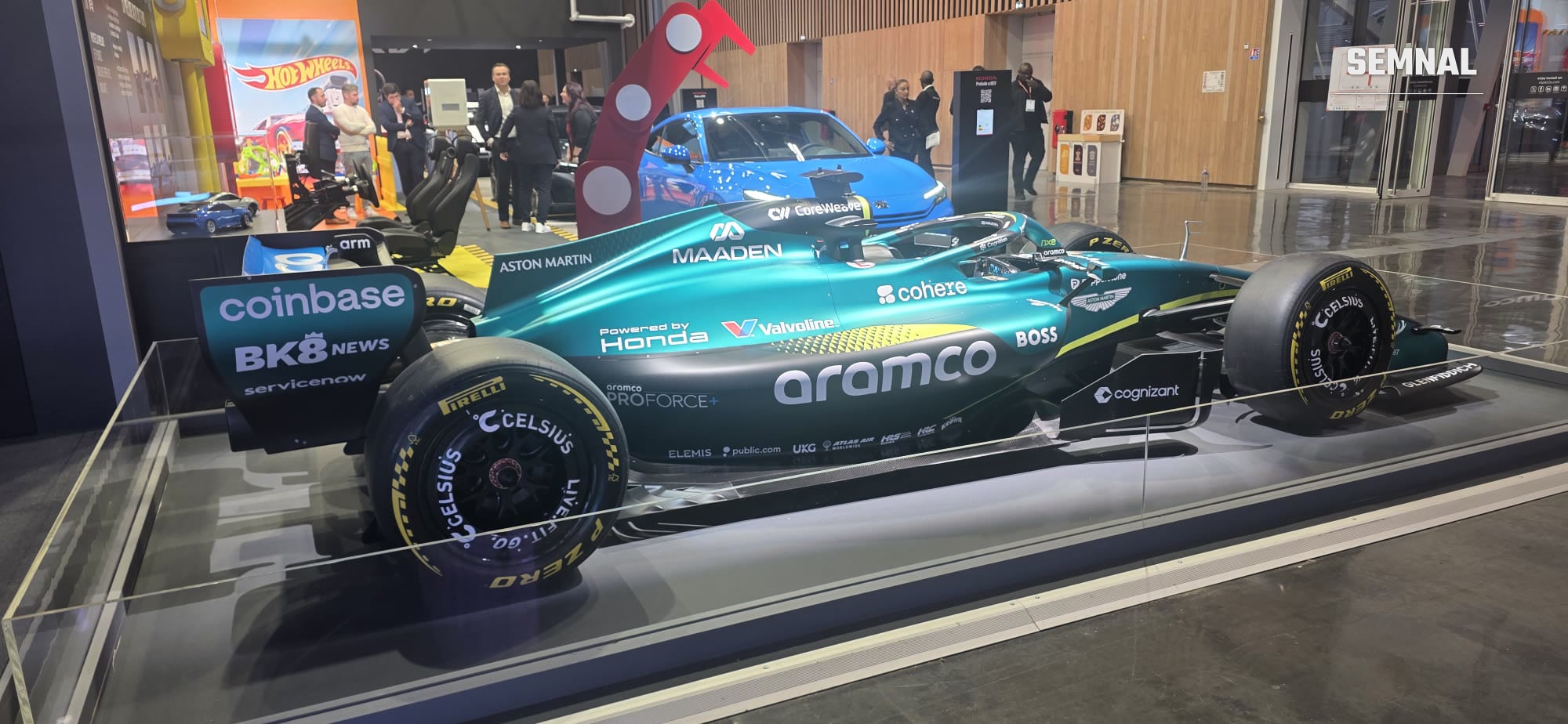 Monopostul Aston Martin Honda văzut din lateral. Fotografie transmisă de Valentin Trofim, prezent la Salonul Auto de la Paris 2026