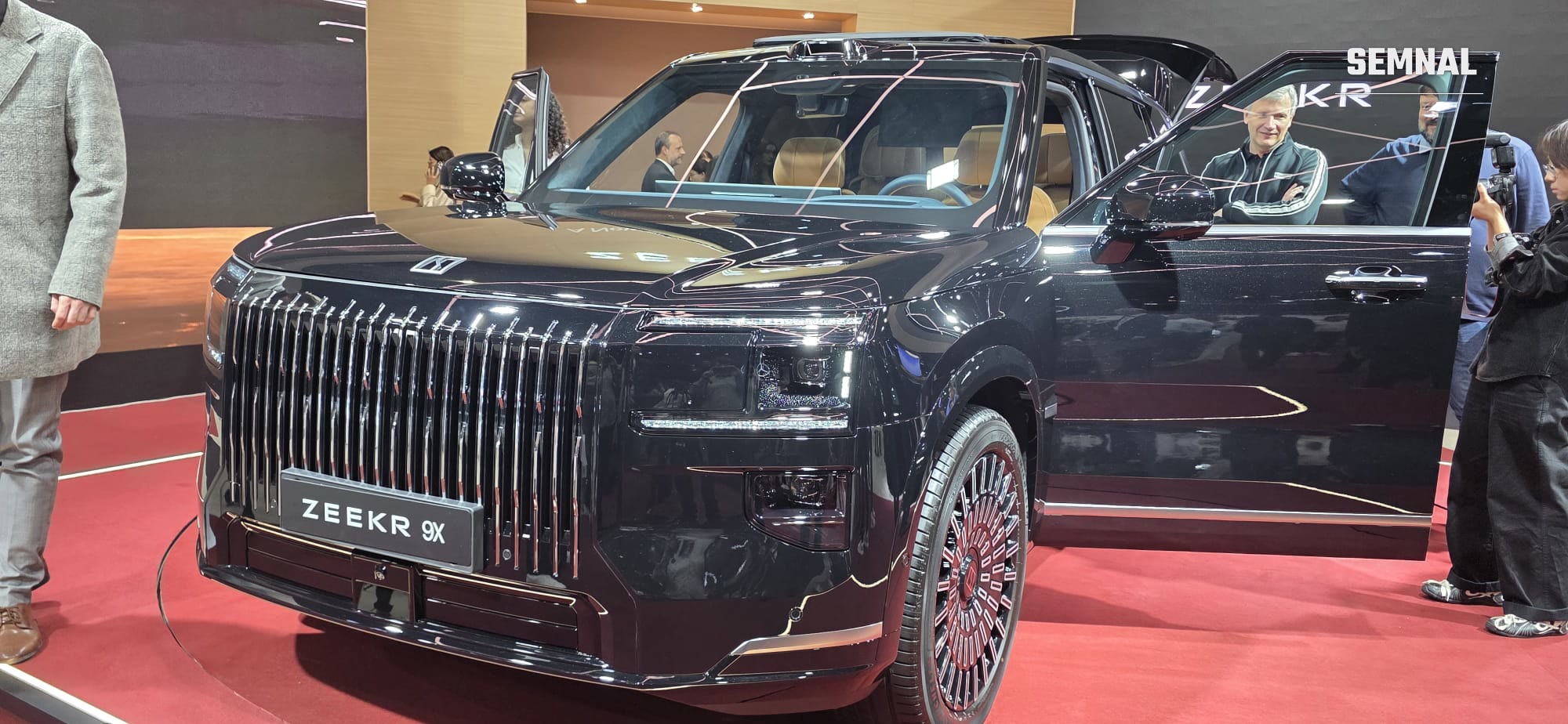 Zeekr 9X, SUV-ul mare al mărcii, pe standul Zeekr