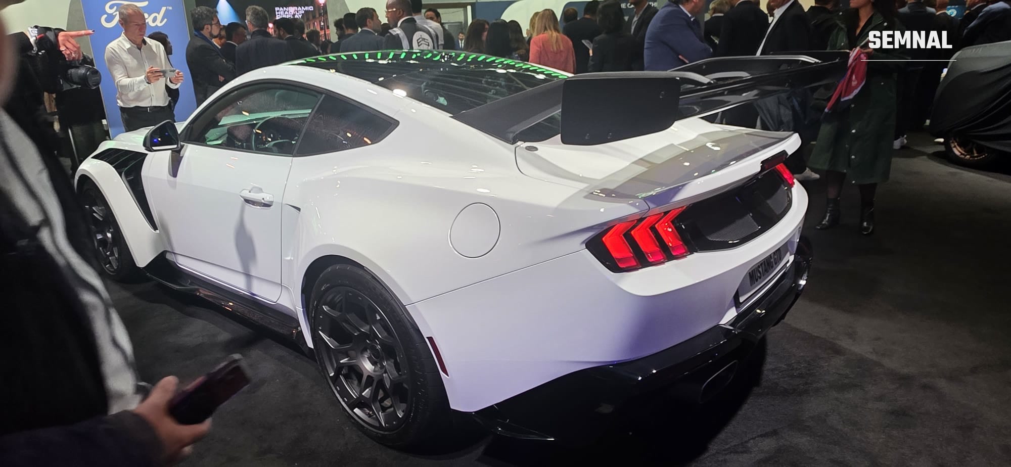 Ford Mustang GTD, cu eleronul spate de mari dimensiuni