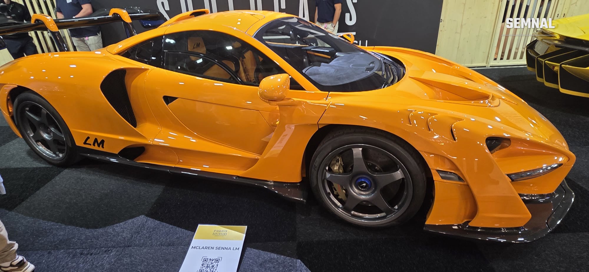 McLaren Senna LM pe standul Passion Supercars. Fotografie transmisă de Valentin Trofim, prezent la Salonul Auto de la Paris 2026
