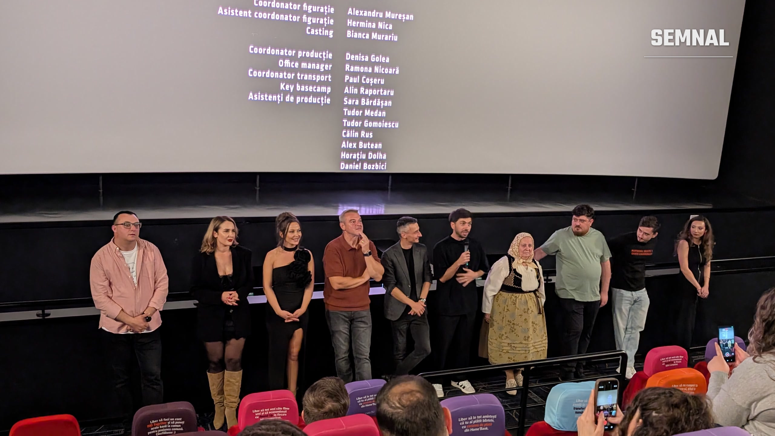 Echipa filmului „Băiat de milioane” pe scenă, după proiecția de la Cinema City AFI Cotroceni. Fotografie realizată de Lucian Dinu