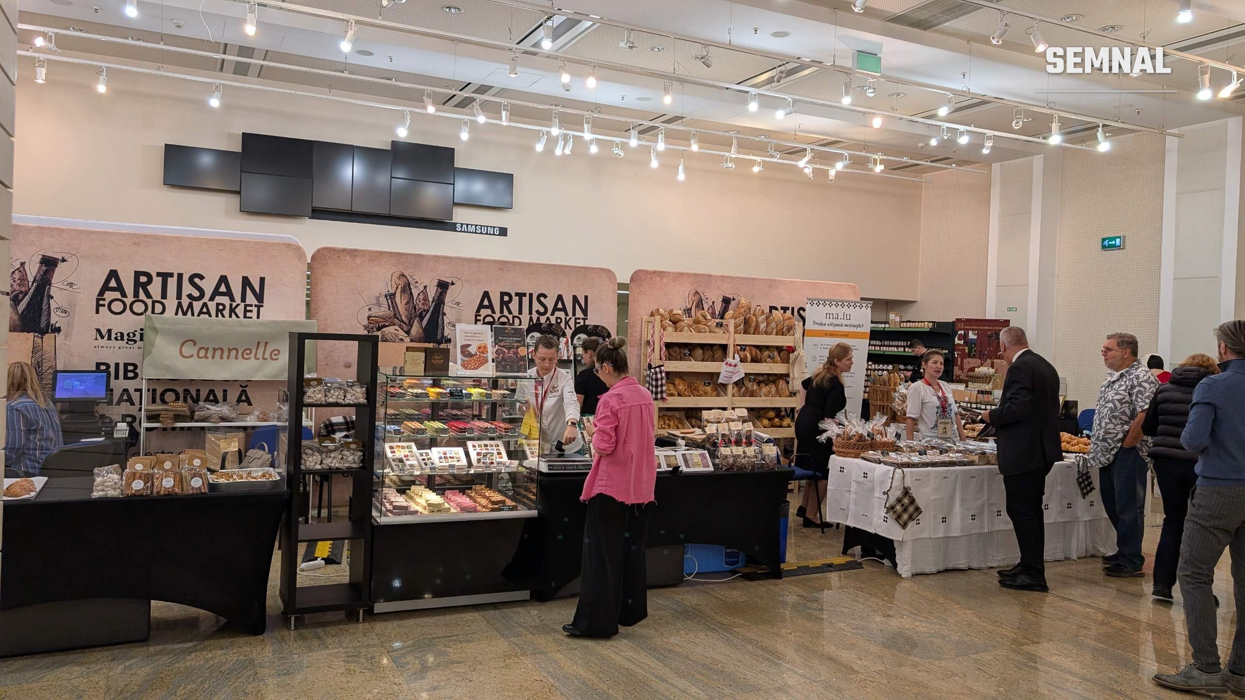 Standuri de patiserie și brutărie artizanală la Artisan Food Market. Fotografie realizată de Lucian Dinu