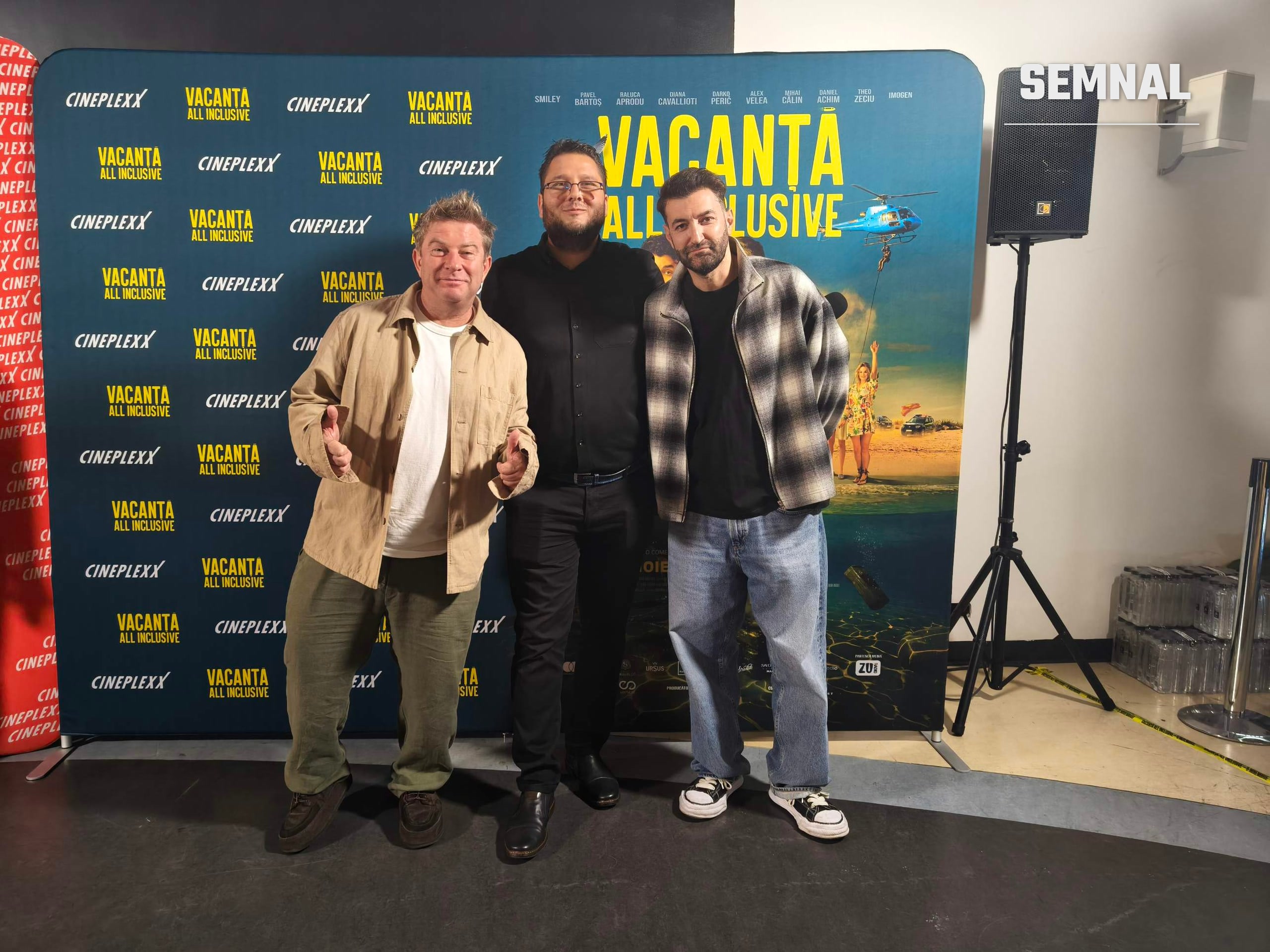 Pavel Bartoș, reporterul Semnal Lucian Dinu și Smiley. Fotografie realizată de Alina Petrea