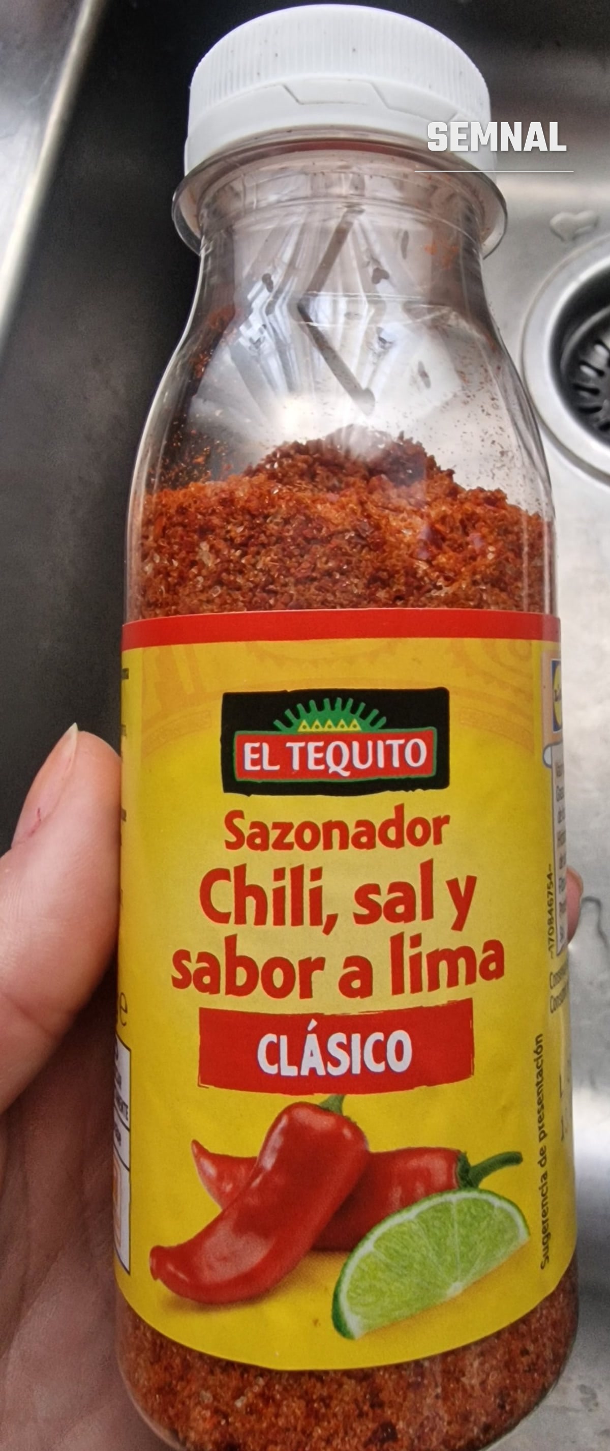 Sticluța de condiment El Tequito cu chili, sare și aromă de lime, găsită la Lidl