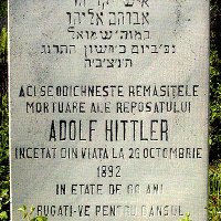 „Aici se odichnește remășițele mortuare ale reposatului Adolf Hittler…”
