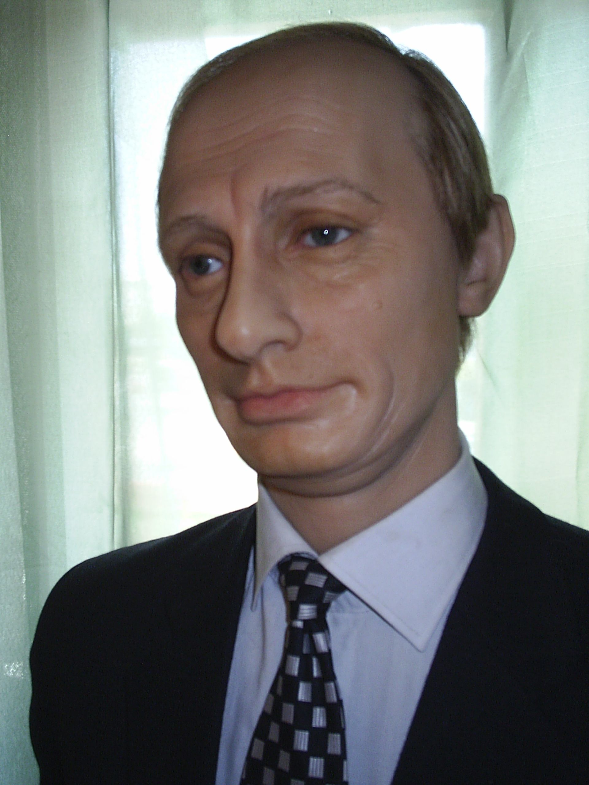 Putin, nu există buncăr în care să te poți ascunde!