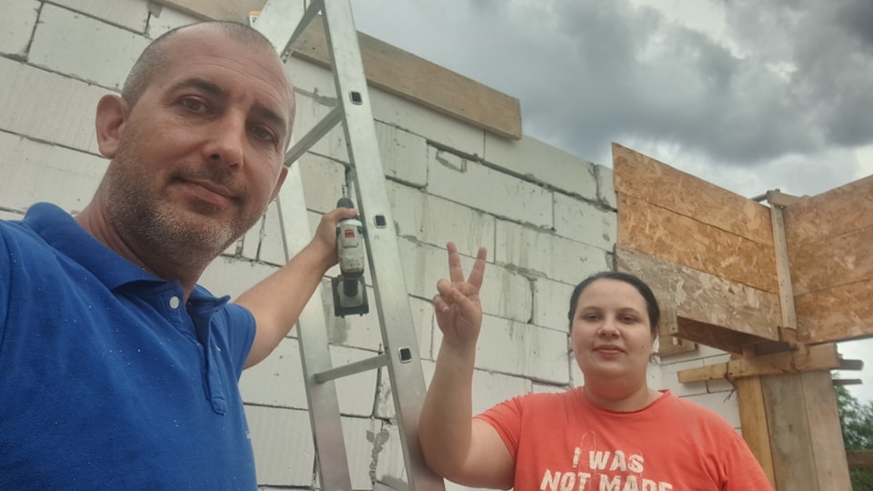 Ajutoare pentru supreviețuitorii din spitalul de copii bombardat de ruși la Kiev
