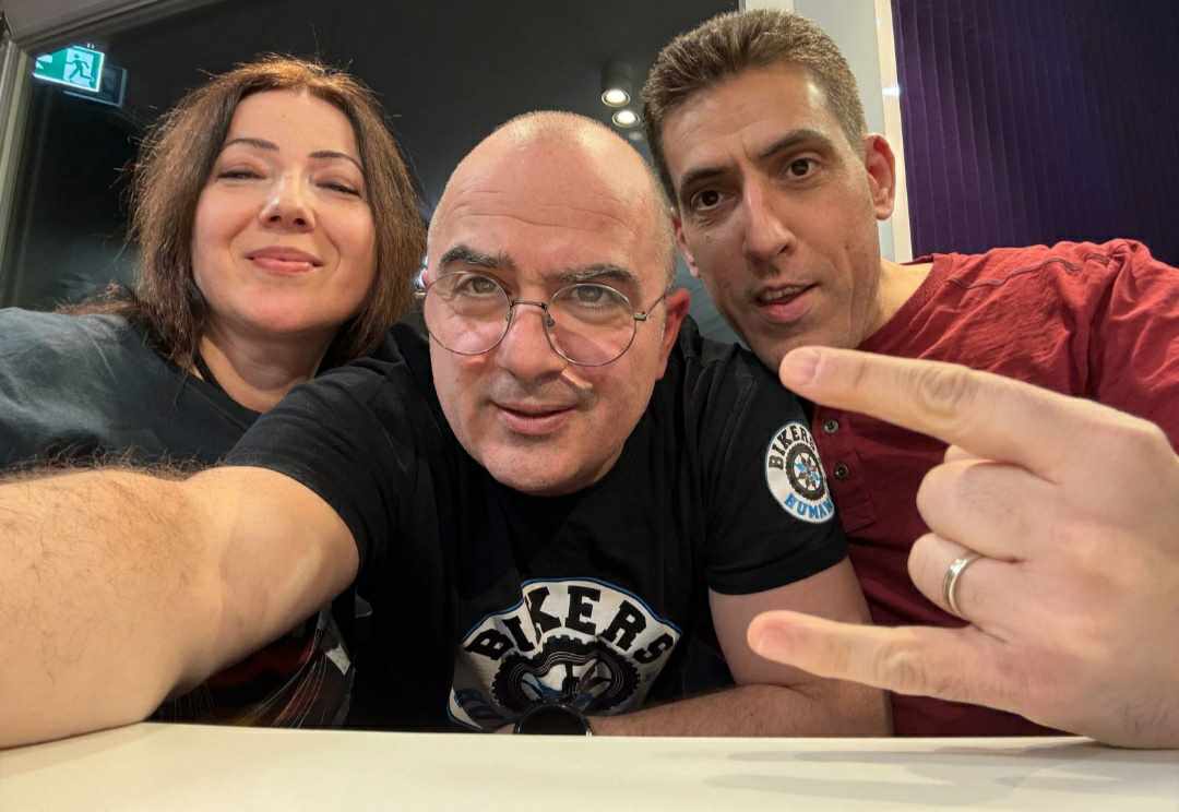 Folk Bun – Ediție specială la Rock FM: revoluția, începuturile radioului independent în România și transformările presei de la începutul anilor ’90.