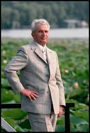 Ceaușescu, influencer pe TikTok. Și alte vești triste despre democrație