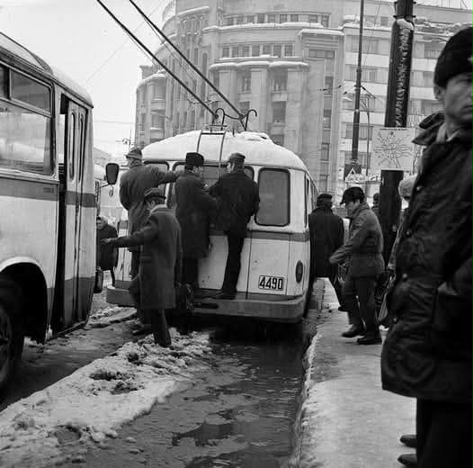 Mitul Epocii de Aur: între nostalgie, dezinformare și amnezie colectivă