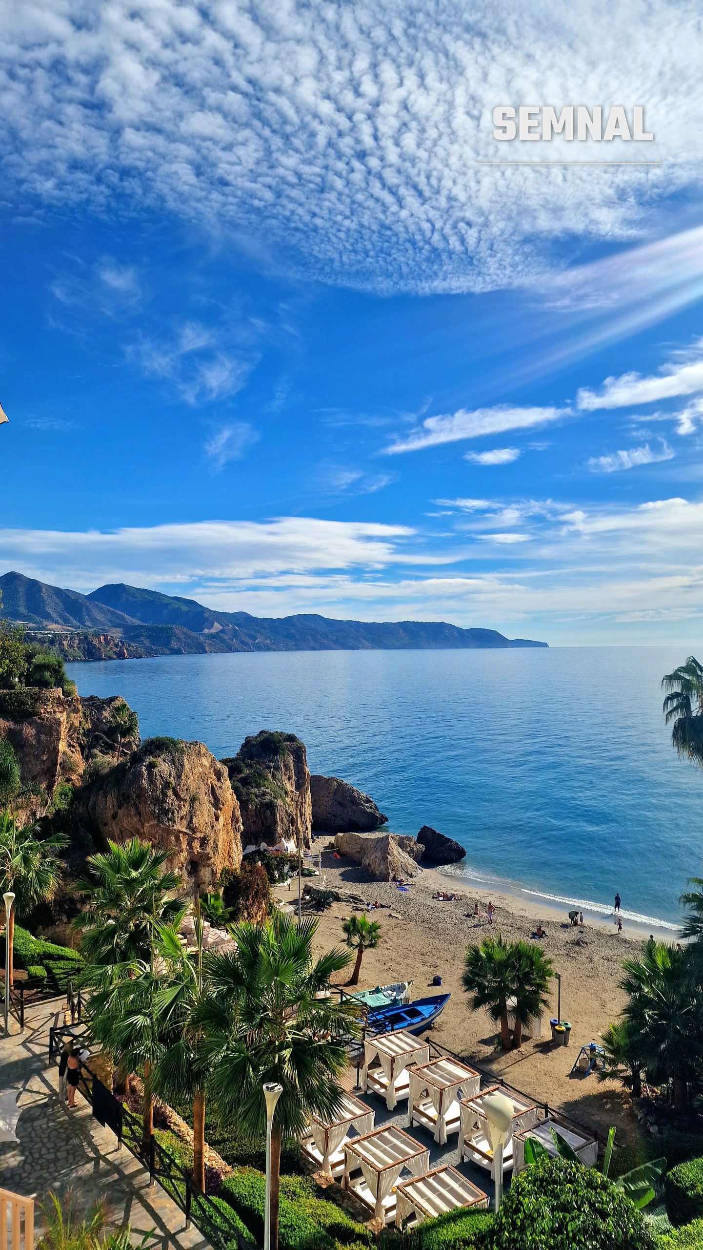 Vedere panoramica asupra marii si coastei din Nerja