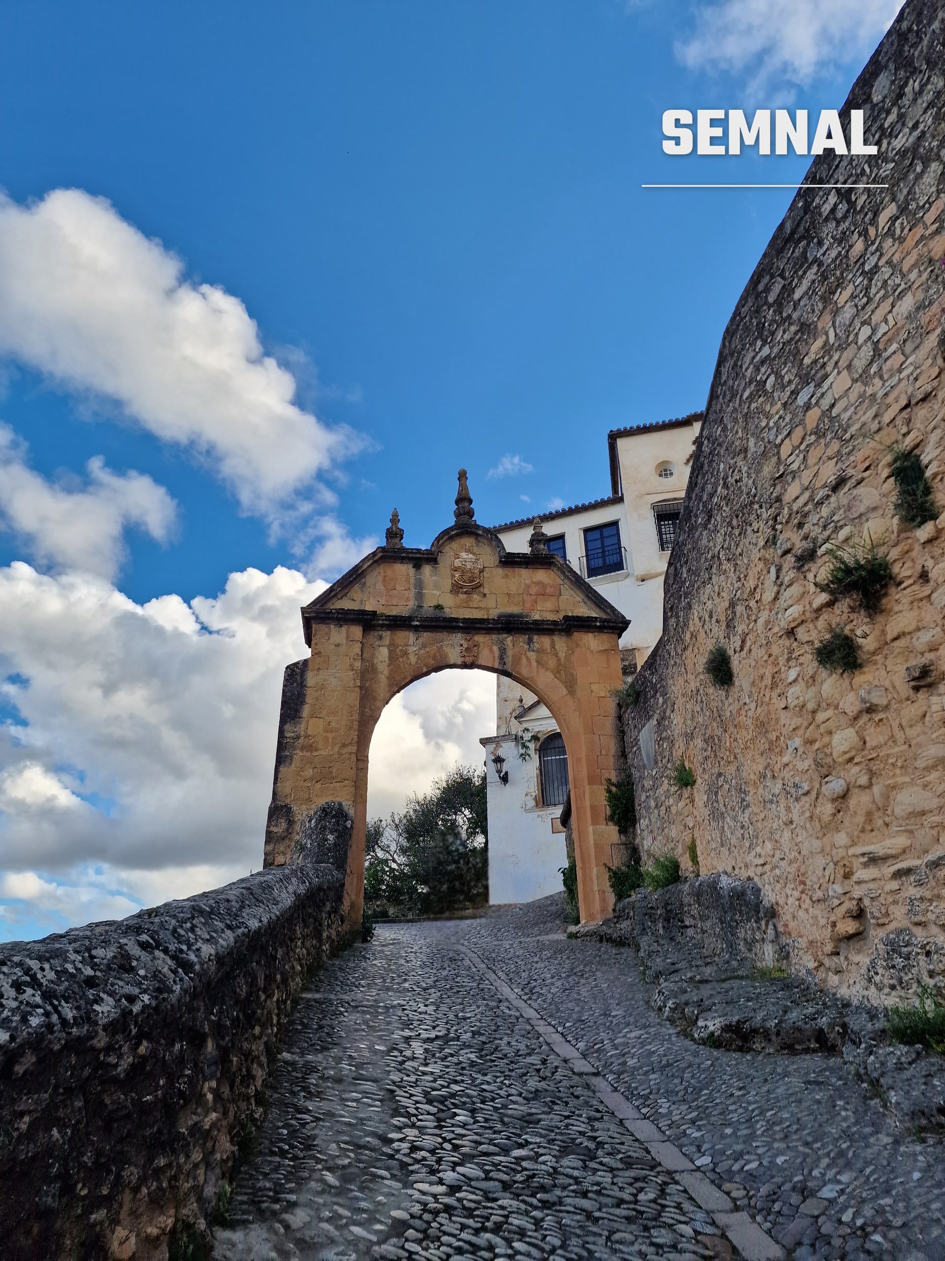 Un arc de piatra din Ronda