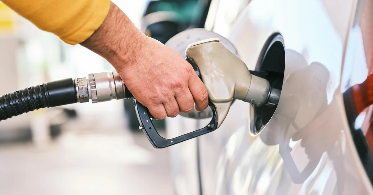 Motorina s-a ieftinit: cât costă astăzi în București?